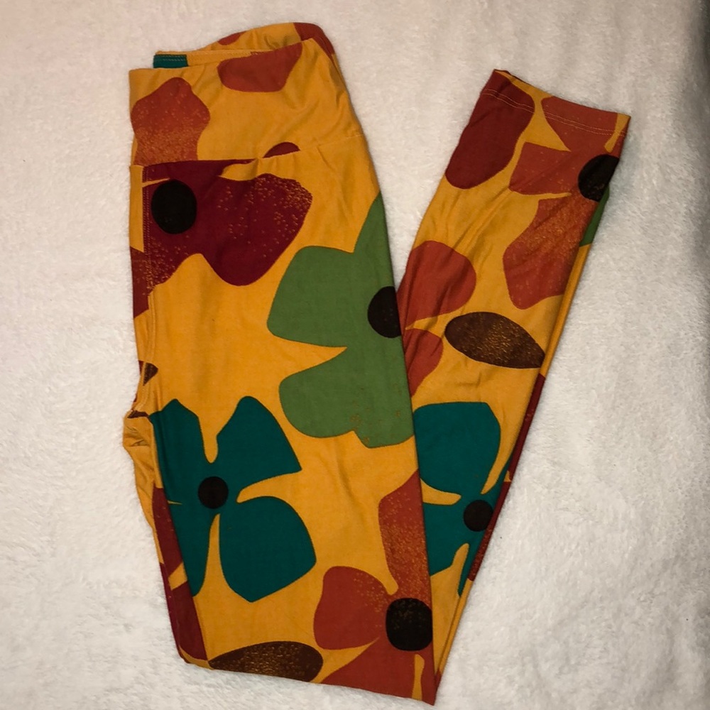 LuLa Roe hippie leggings!  So fun.